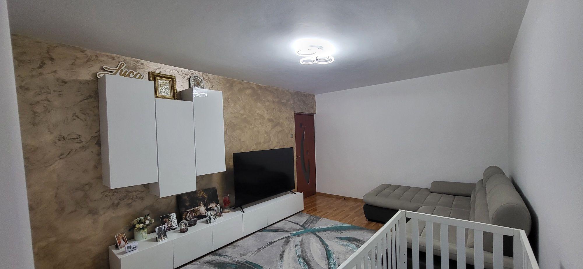 Persoană fizică, vând apartament!