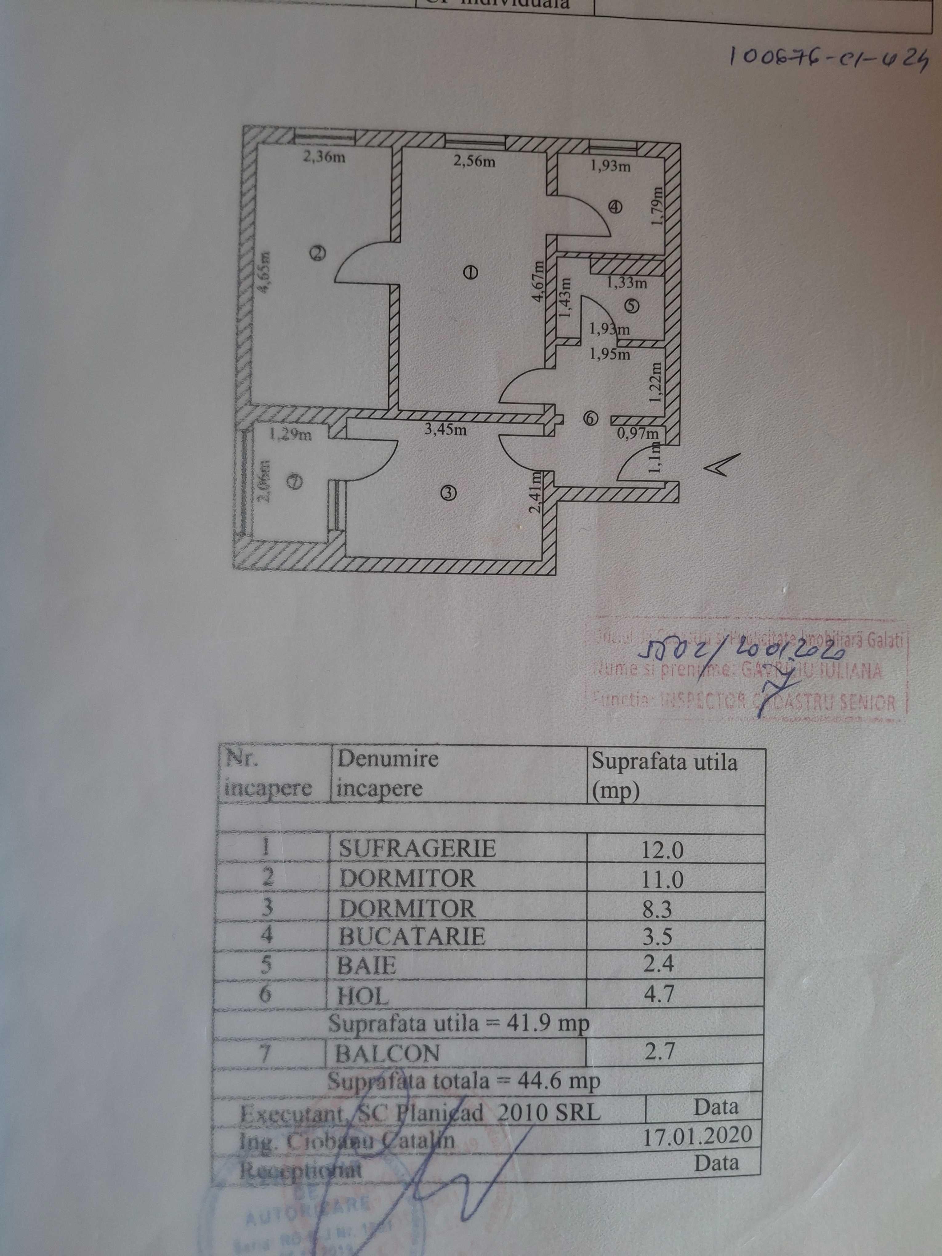 Vând apartament 3 camere,micro 40,etaj 4/4,centrală,izolație ext.