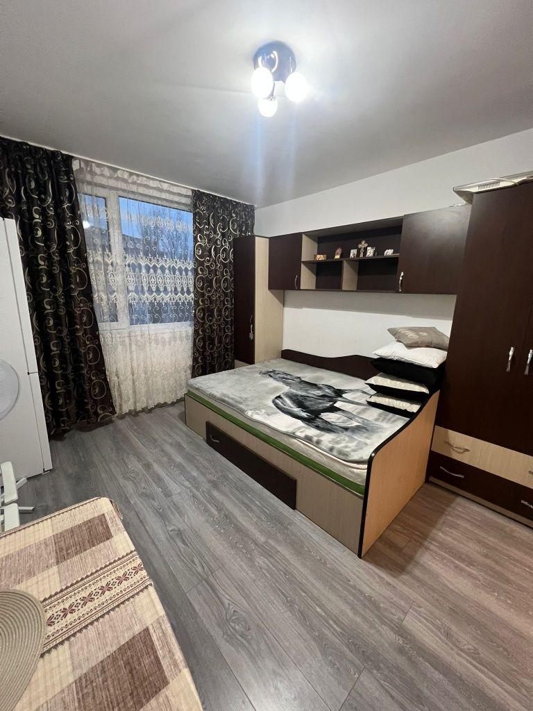 Închiriez garsonieră la capătul troleului (micro 19)