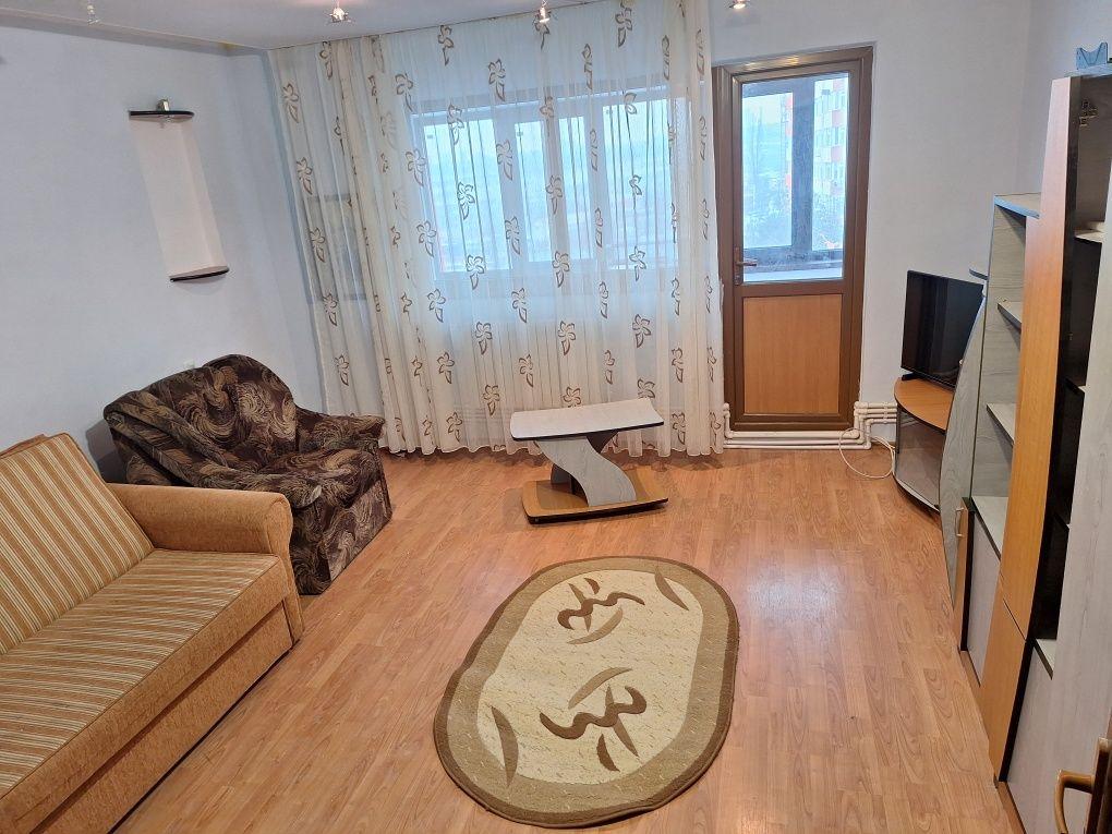 Inchiriez apartament 2 camere mobilat si utilat, curat zugravit