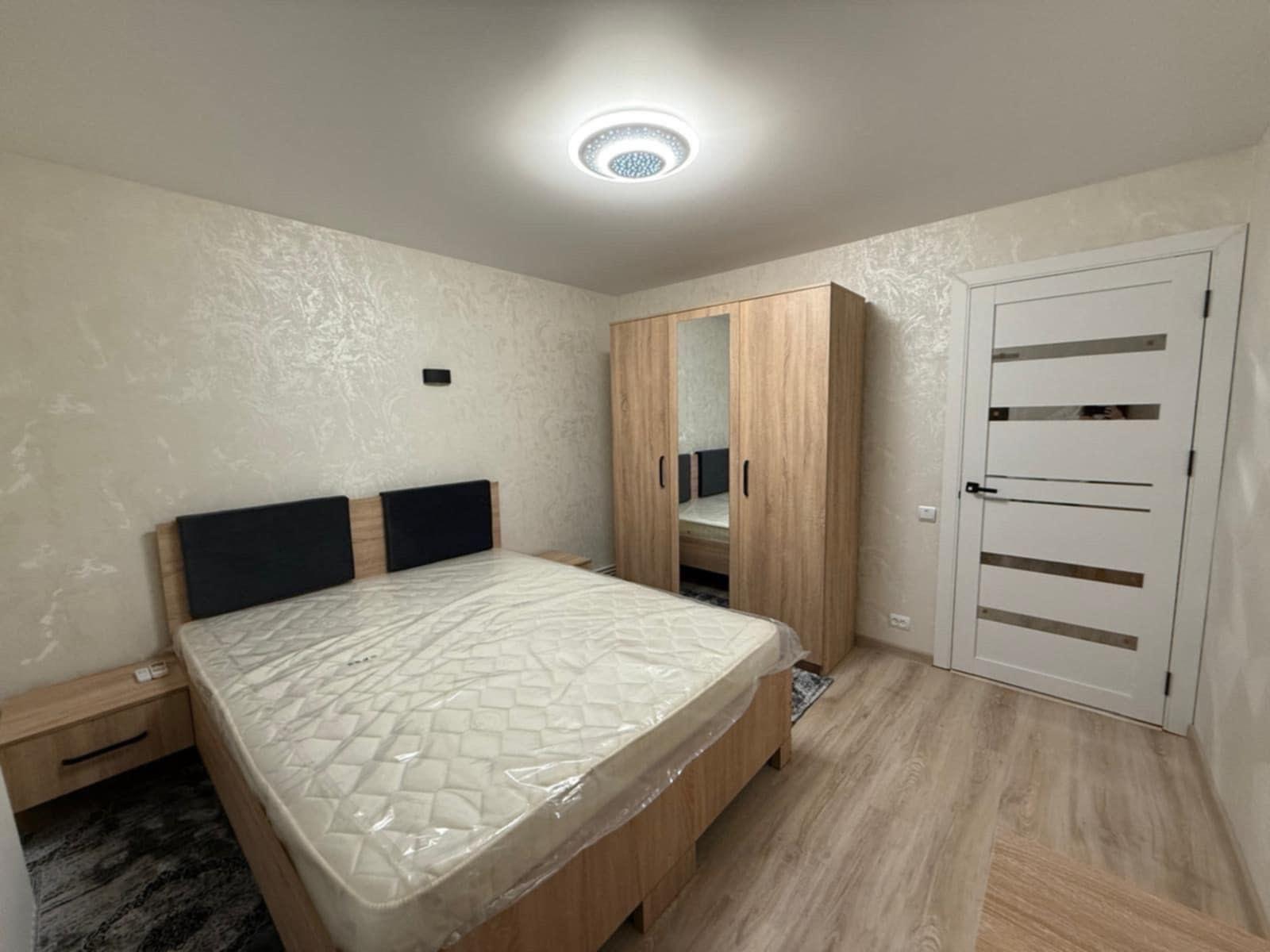 Chirie ap. 2 camere piata centrală