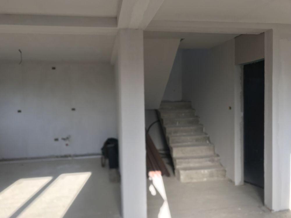 Case In SENDRENI  ( CU Utilitati  Trase )