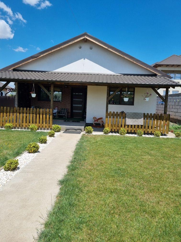 Vand casa in Sat Costi