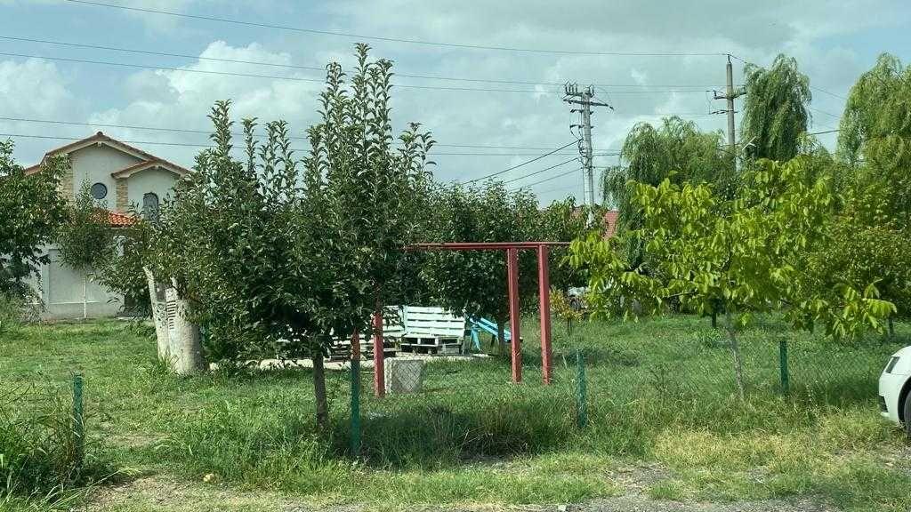 Vand loturi casa cu utilitati