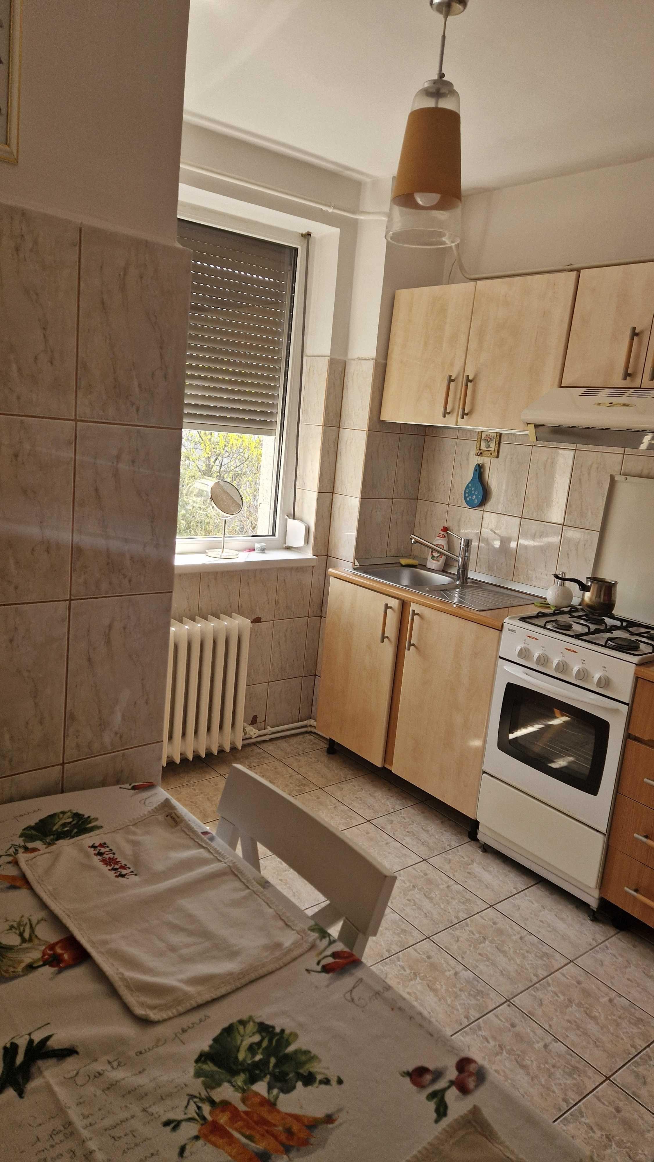 Vand apartament 2 camere