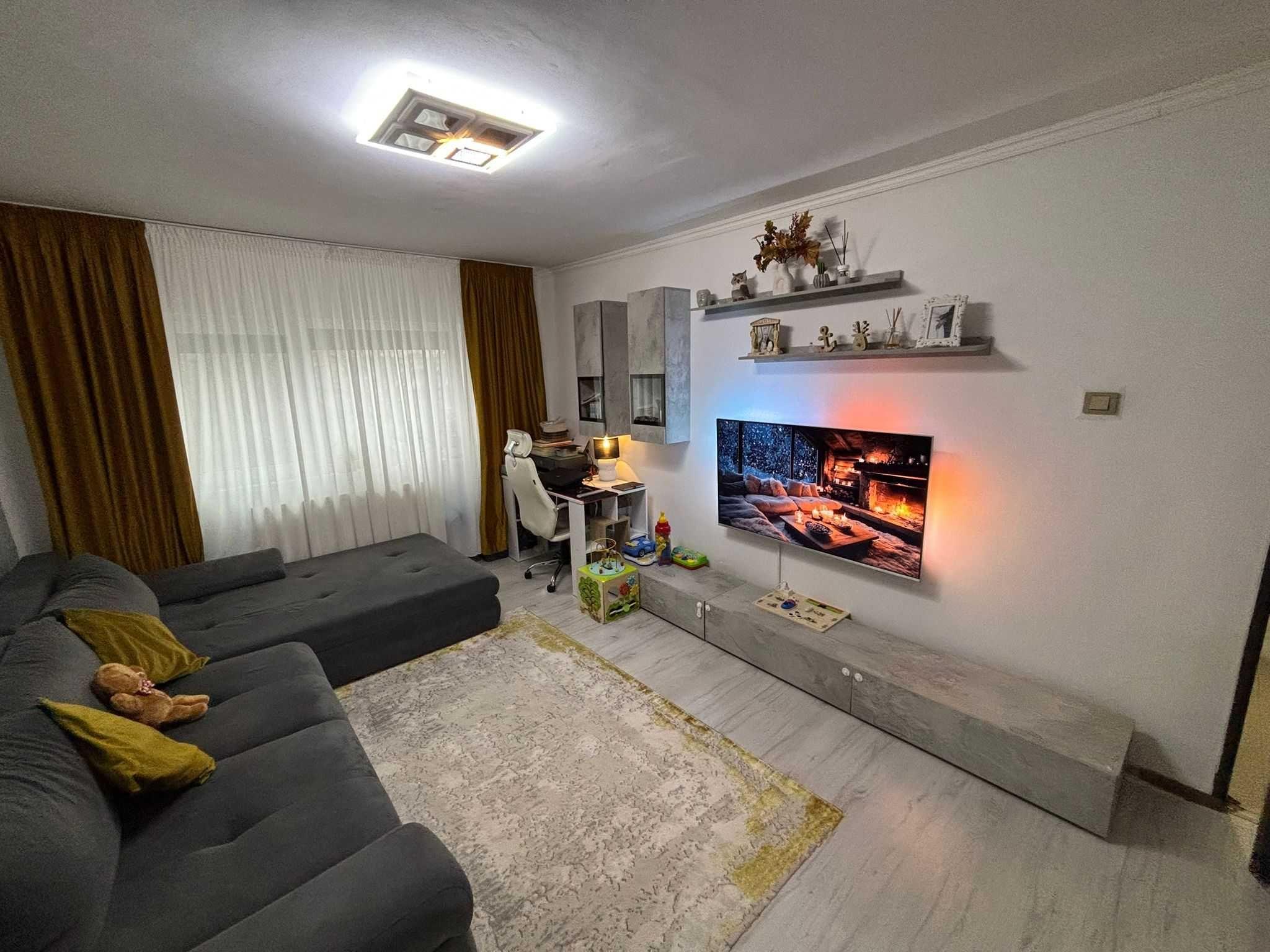 Apartament 2 camere(LA CHEIE),zona Bariera-Calarasi (langa Catedrala)