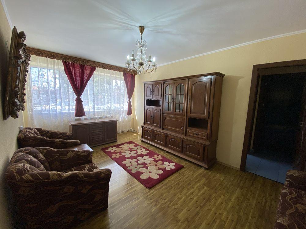 Închiriez apartament