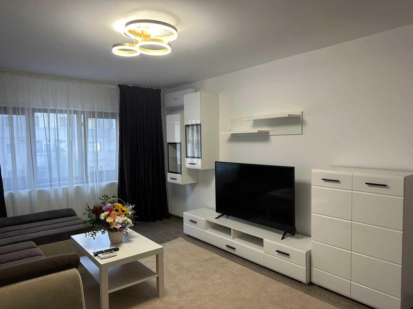 Inchiriez apartament 3 camere Buzăului, in spate la Scoala 2