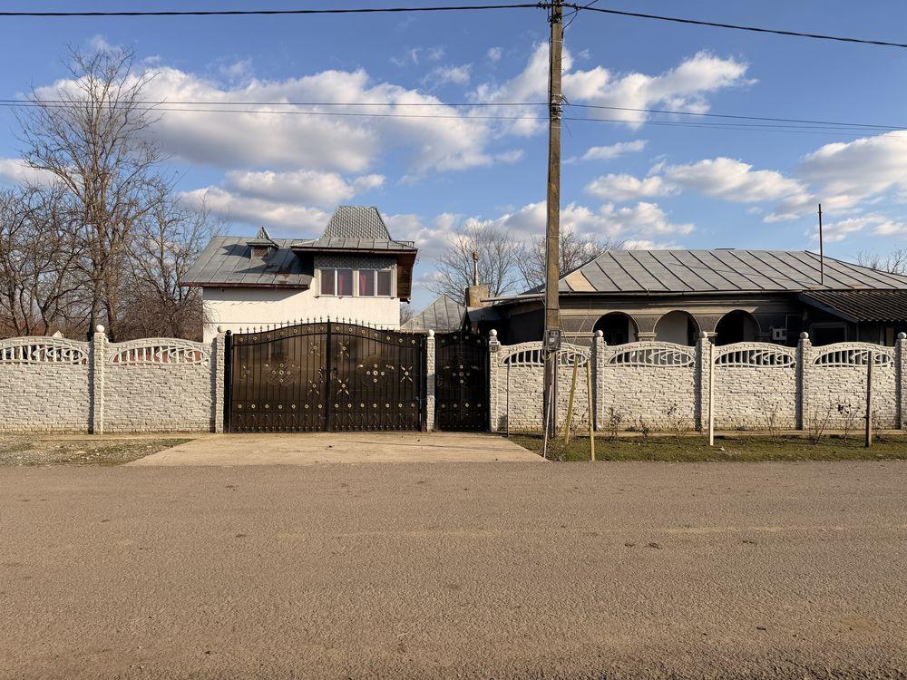 De vanzare 2 case in Com Rosiori,jud Braila