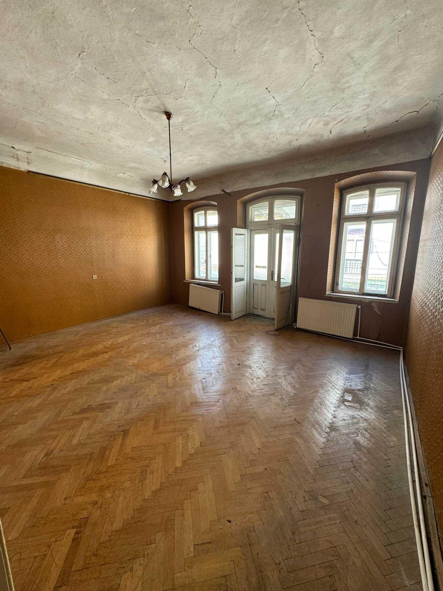 Casa P+1 zona centrala