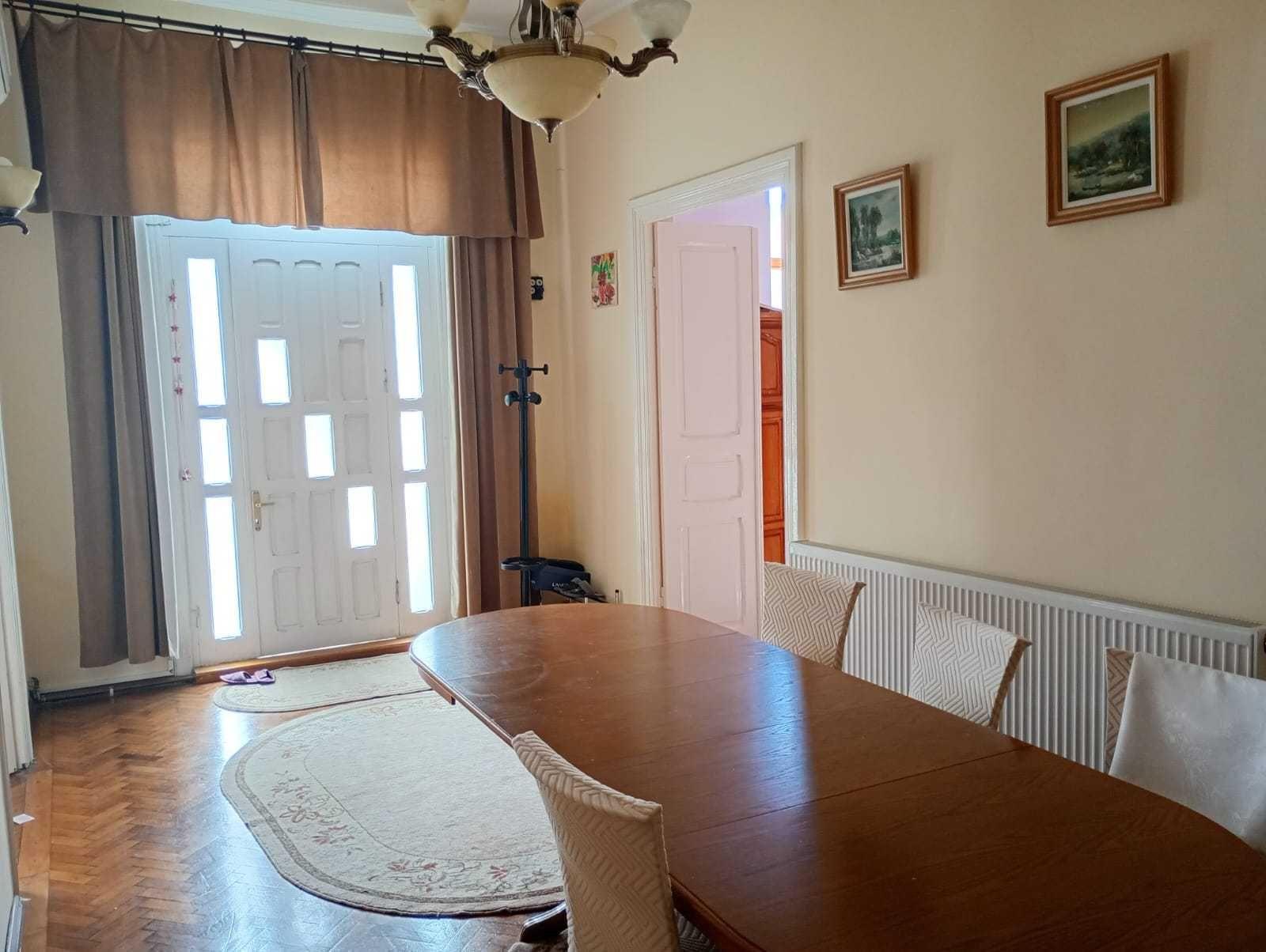 Vând casa zona centralăGrivitei ST280mp. Sc 150mp cu spatiu comercial