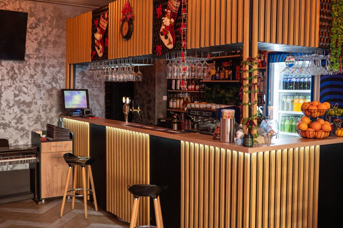 Restaurant de vânzare sau de INCHIRIAT Centrul Vechi Brăila - imagine 1