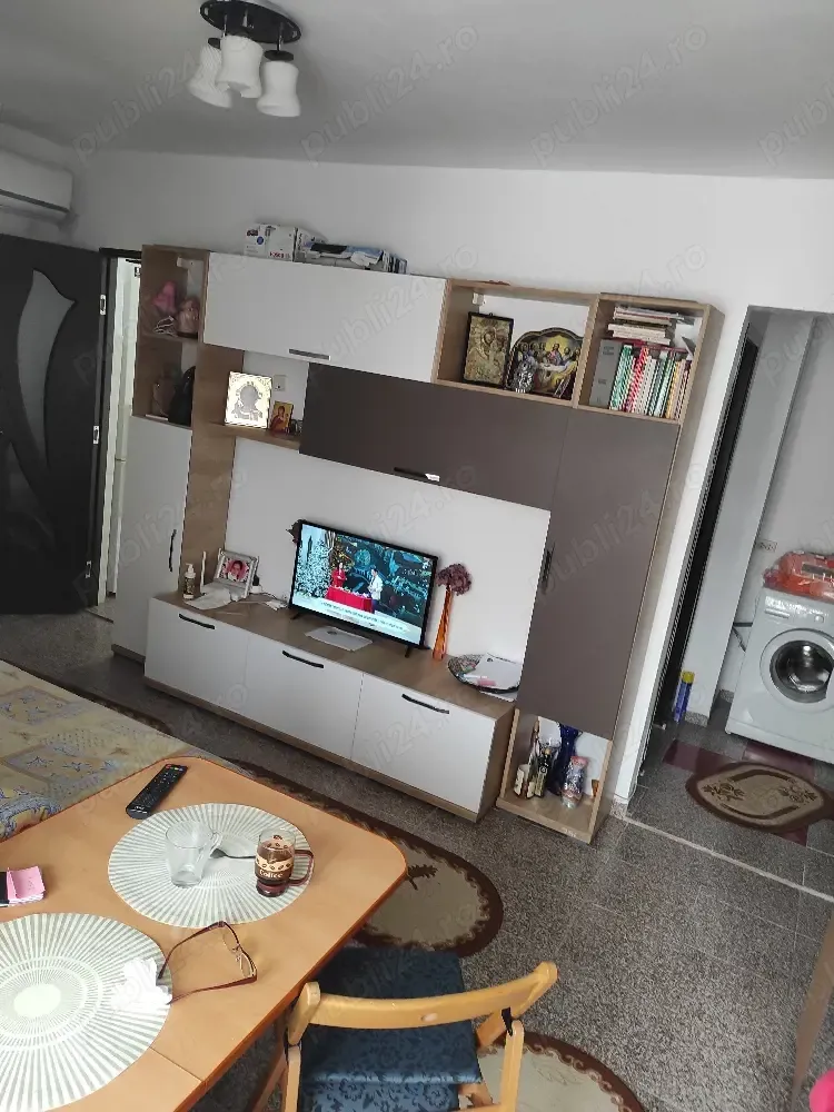 Vand apartament cu o cameră