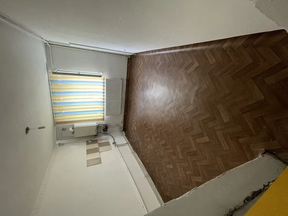 Vând garsonieră centrală proprie