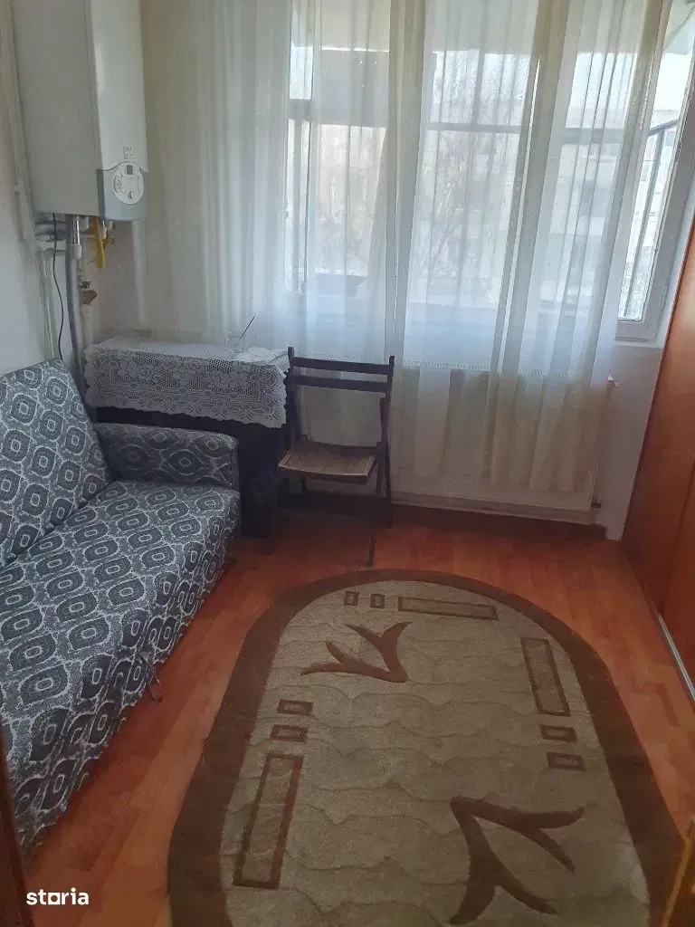 PROPRIETAR  vând   apartament 2 camere, Micro 19, L-uri(zona spital județean)
