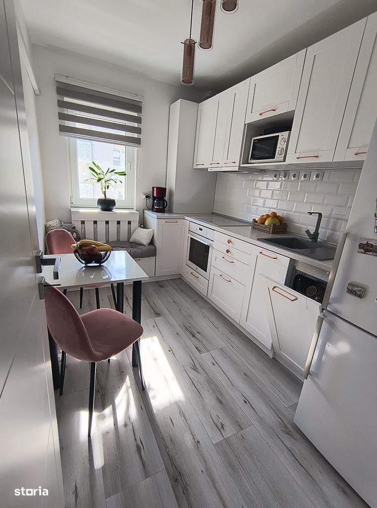 P. F. vând apartament cu 2 camere în Baciu - imagine 1