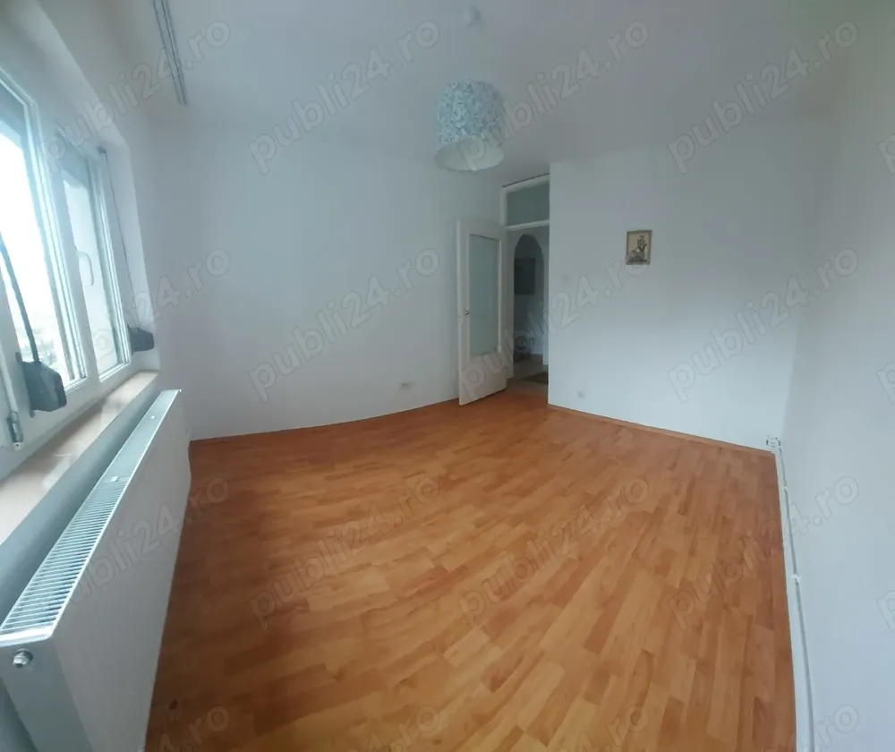 Apartament 3 camere   Micro 21, etaj 2 4