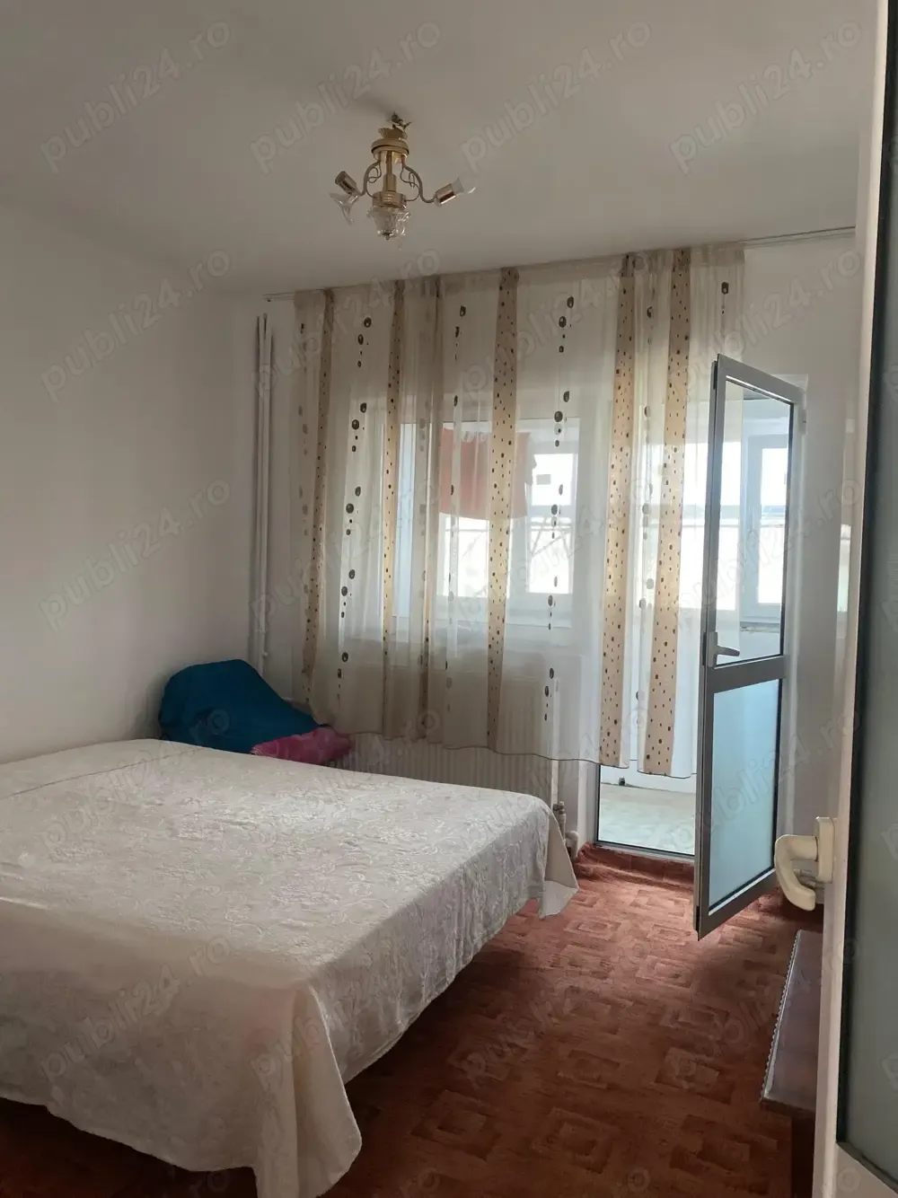 Vanzare apartament 4 camere micro 21 - imagine 1