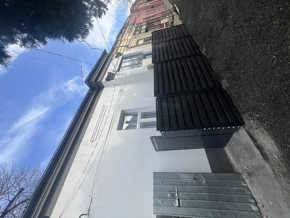 Casa in oras cu toate utilitatile, proprietate, zona centrala linistita