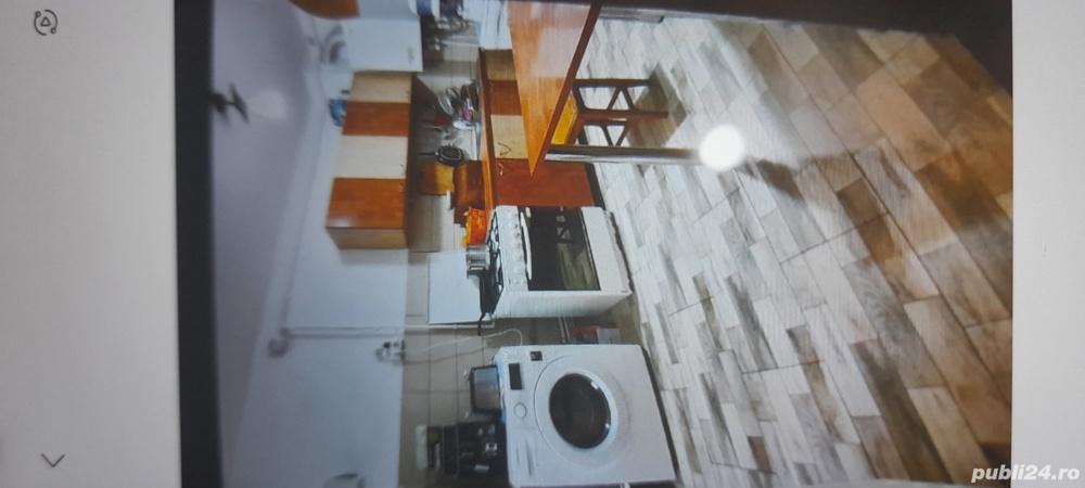 vand casa langa Piata Centrala