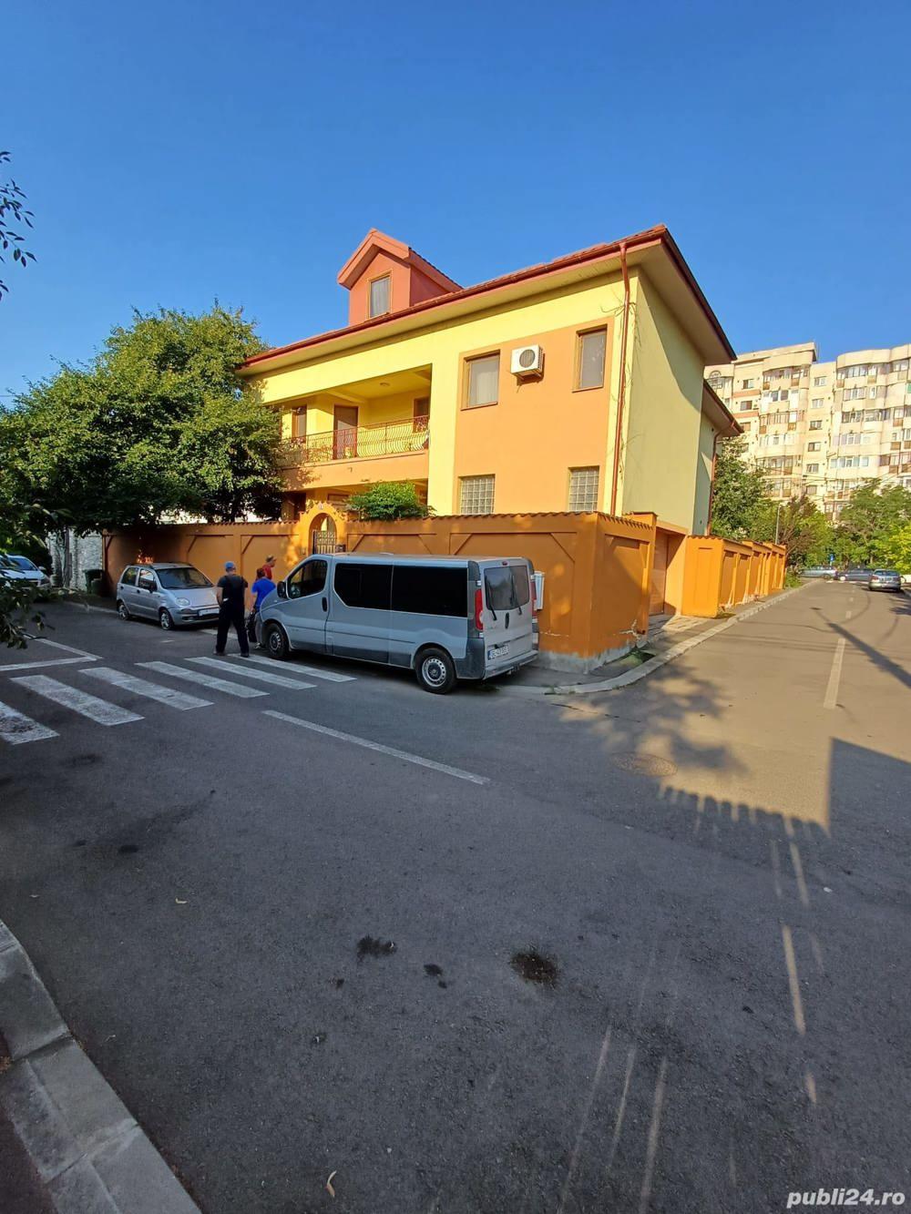 VAND VILA D+P+E+M cu teren 400 mp in zona buna a orasului