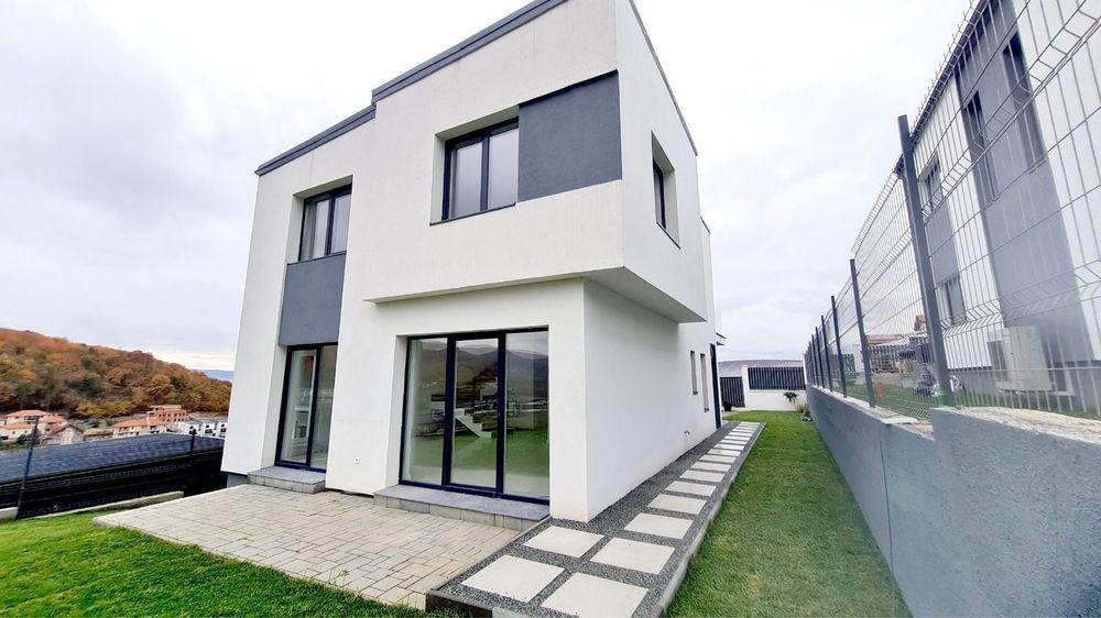 Vand casa individuala superfinisata cu CF