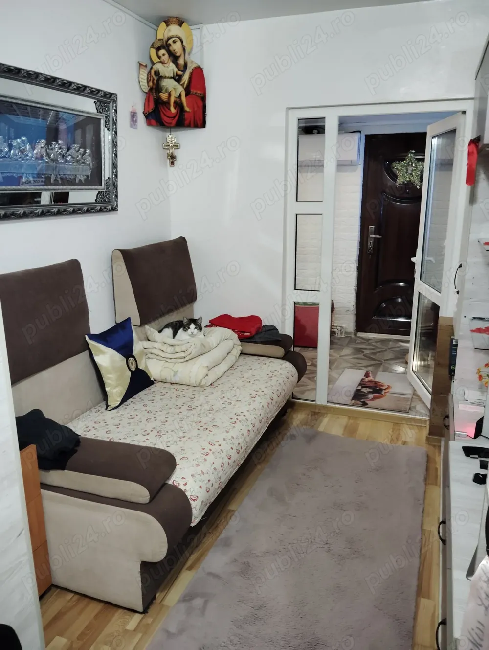 vind garsonieră în micro 19 - imagine 1