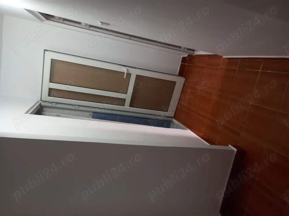 Inchiriez ap 3 cam dec etaj 3