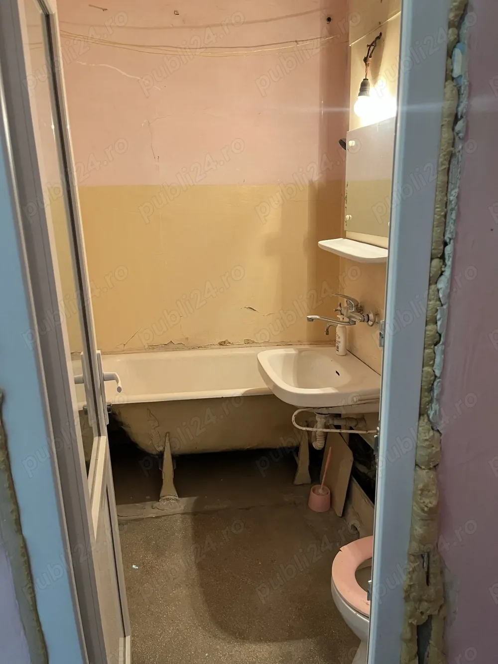 Garsoniera de vanzare.