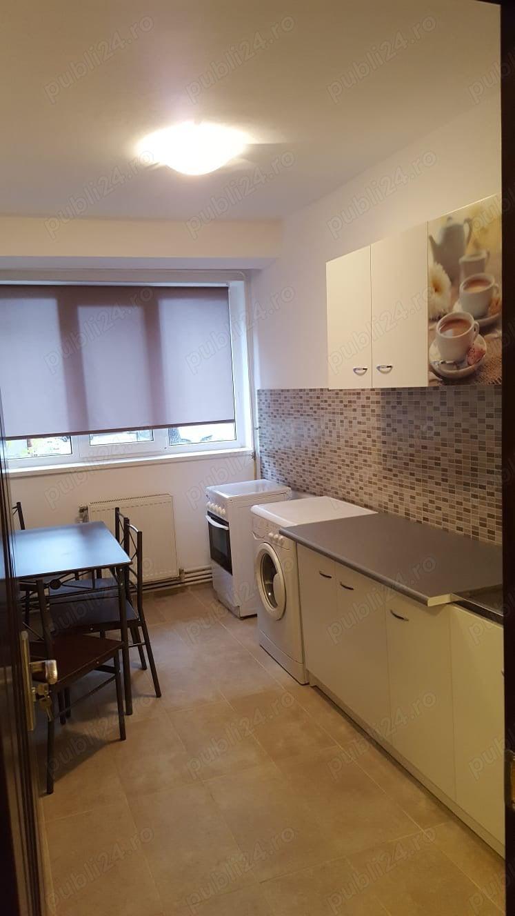 Vand apartament 2 camere  Central BlV Independentei colt Scolilor