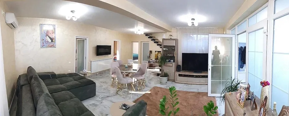 Casă de vânzare   confort și eleganță într-un spațiu primitor!