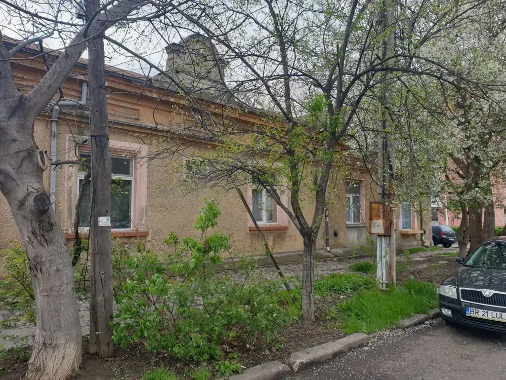 Vând casă zonă centrală+spațiu comercial, Brăila