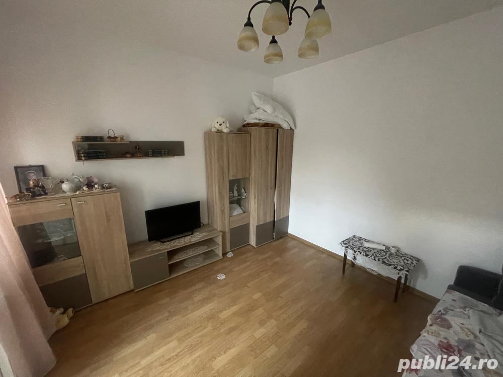 Vand casa langa gradina mare sau schimb cu apartament ofer diferenta  10,000 Euro pt Apartament