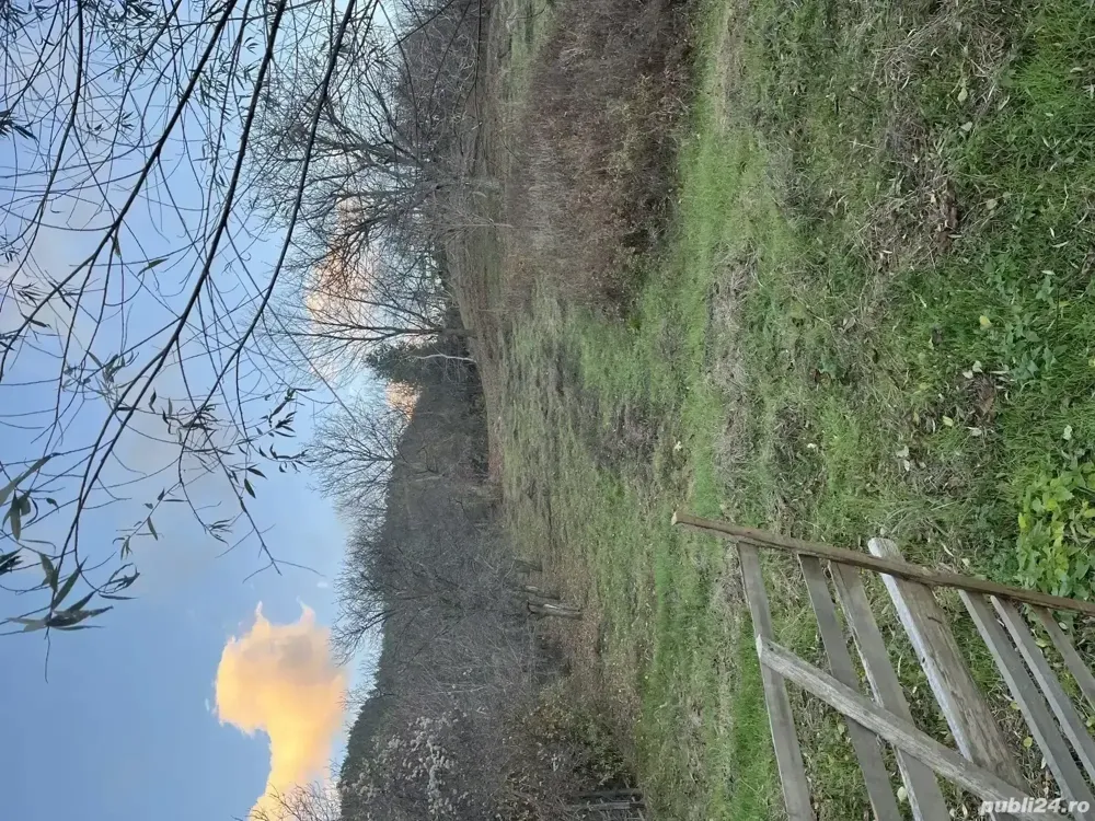 Vând teren la munte aproape de lepsa