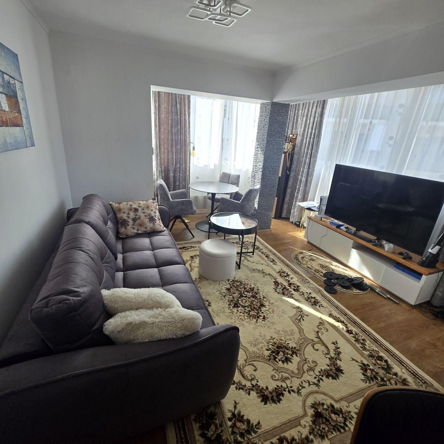 Apartament 3 camere ,et3 din 5,finisat 70m2 Floresti