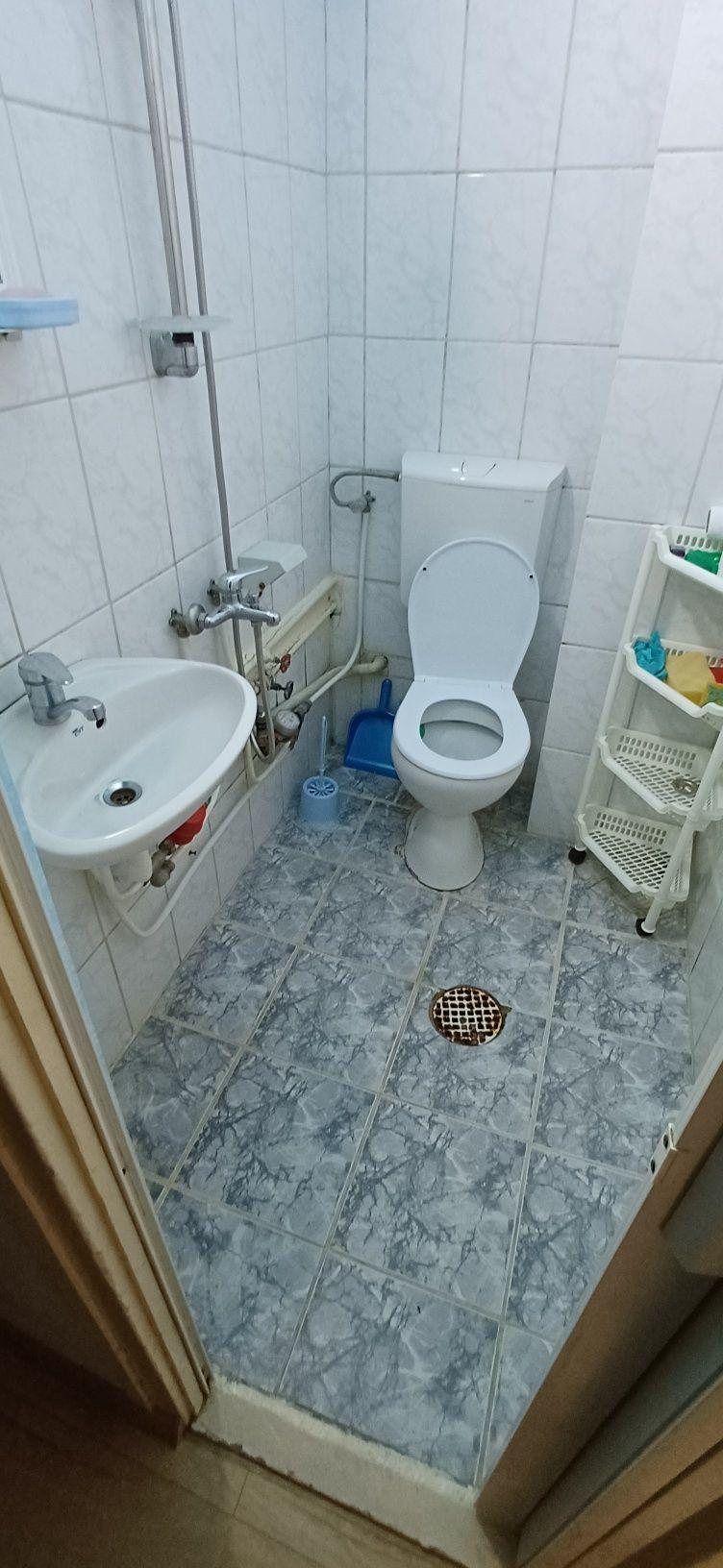 Închiriez garsoniera