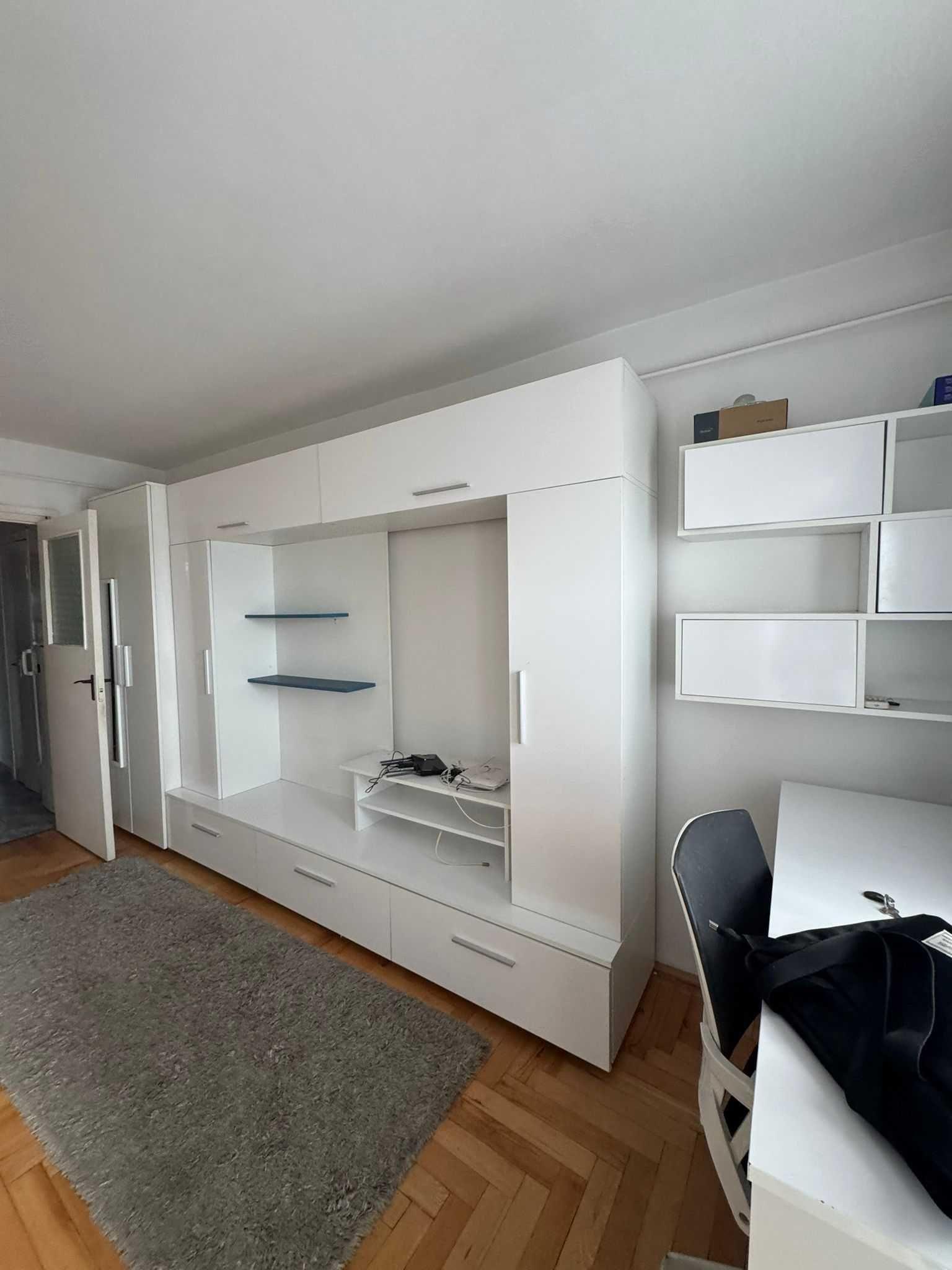 Garsonieră de închiriat