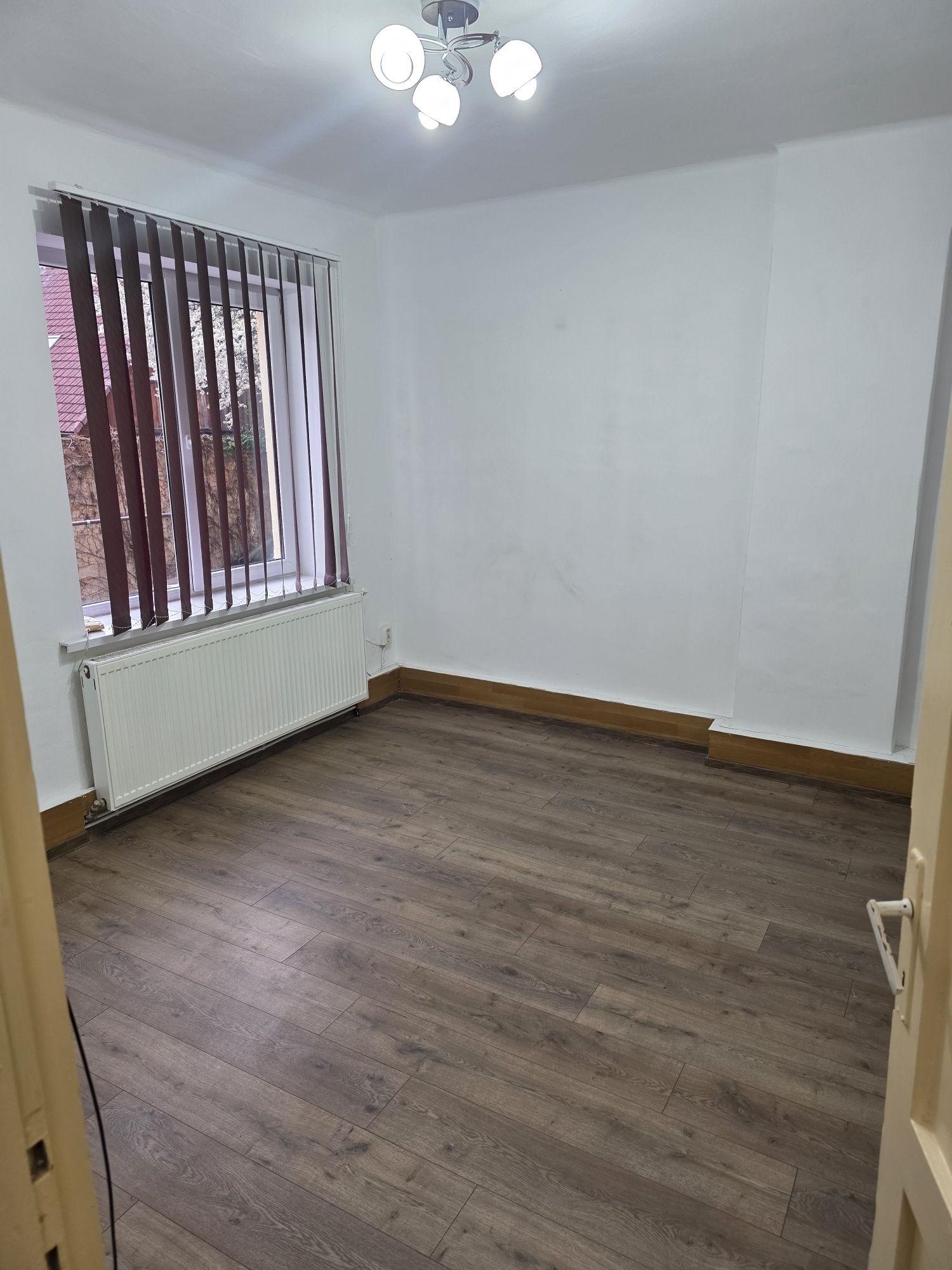 Inchiriez apartament o camera pentru birou