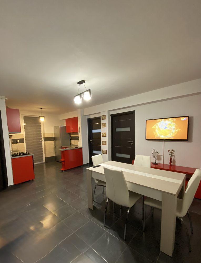 Inchiriez apartament 3 cam.