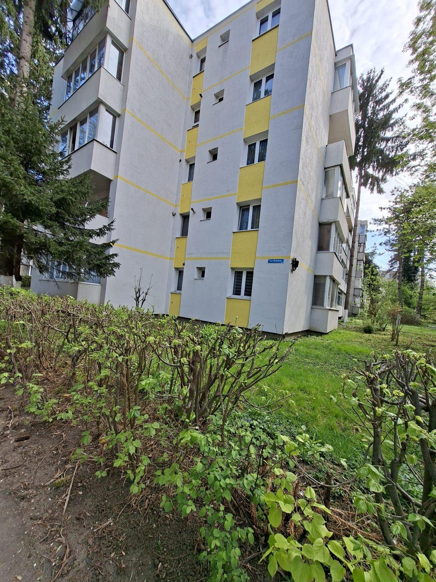 Vând apartament cu 3 camere