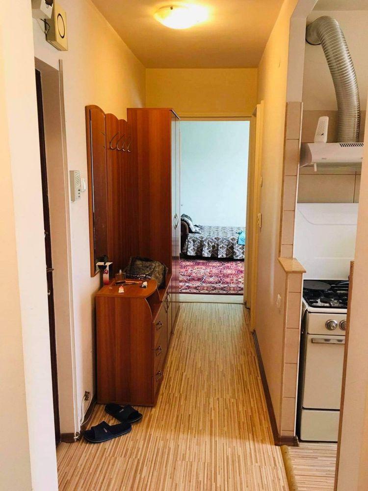 Închiriez apartament 2 camere, decomandat Dambu (zona Darina, scoala)