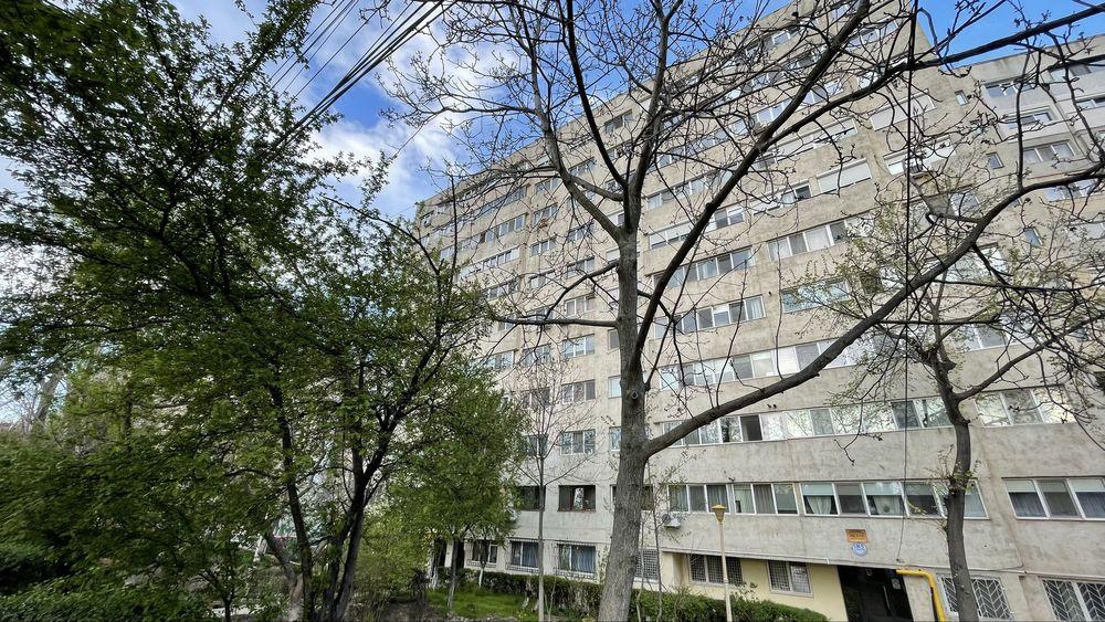 Apartament 3 camere, zona Far, decomandat, recent renovat si complet utilat,