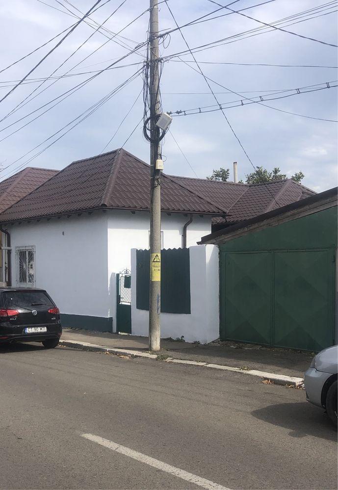 Casa 4 camere , teren 420 mp ( deschidere 15 m ) • Medeea