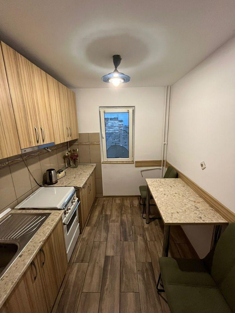 Apartament 2 camere decomandat de vînzare Malul Roșu