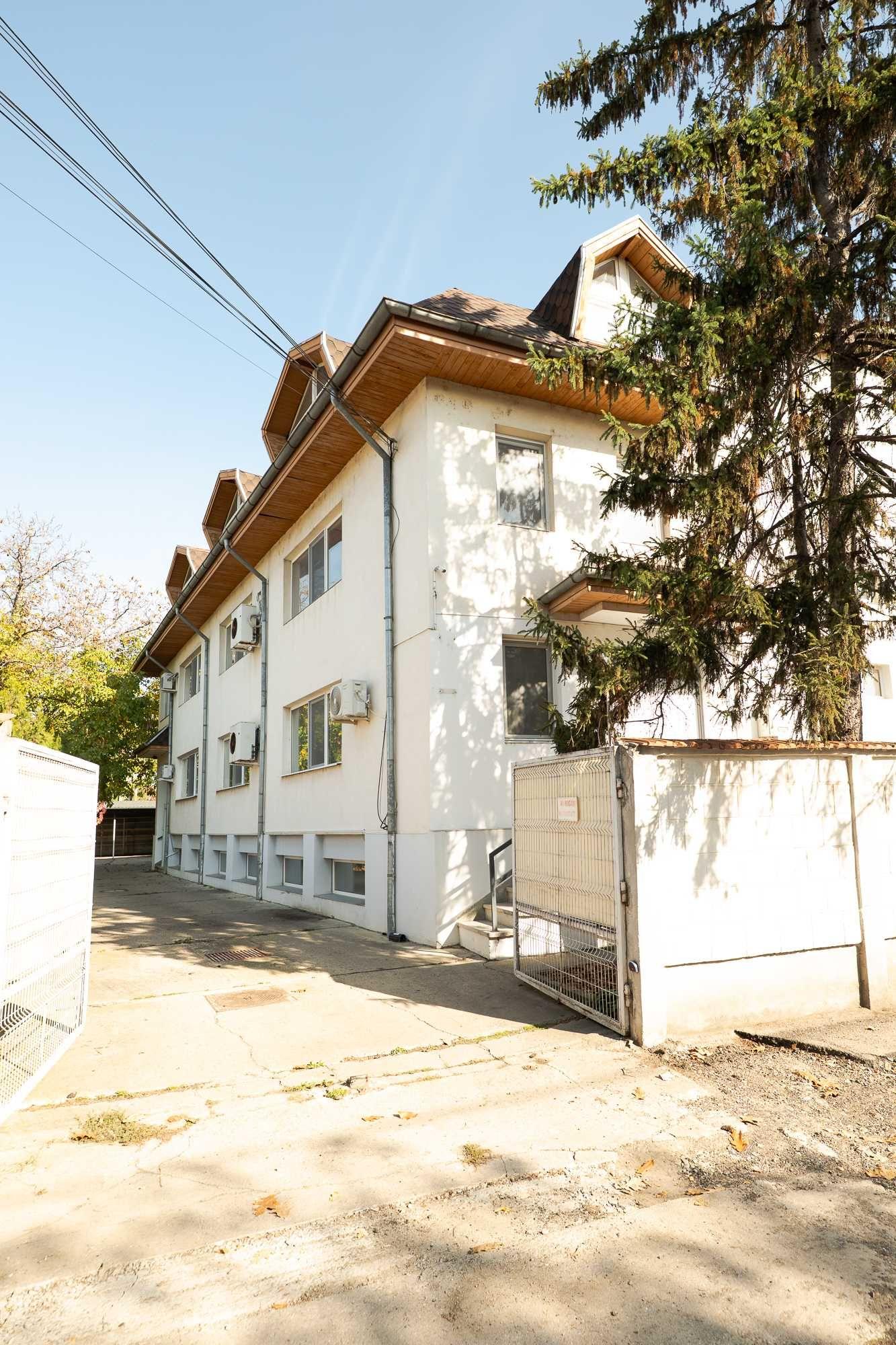 Cladire 510 mp utili, curte 500 mp, 7 locuri parcare - imagine 1