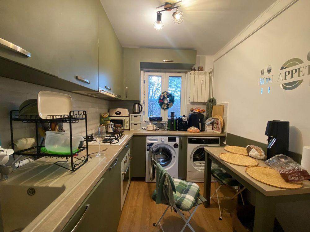 Vand apartament cu 4 camere Direct Proprietar