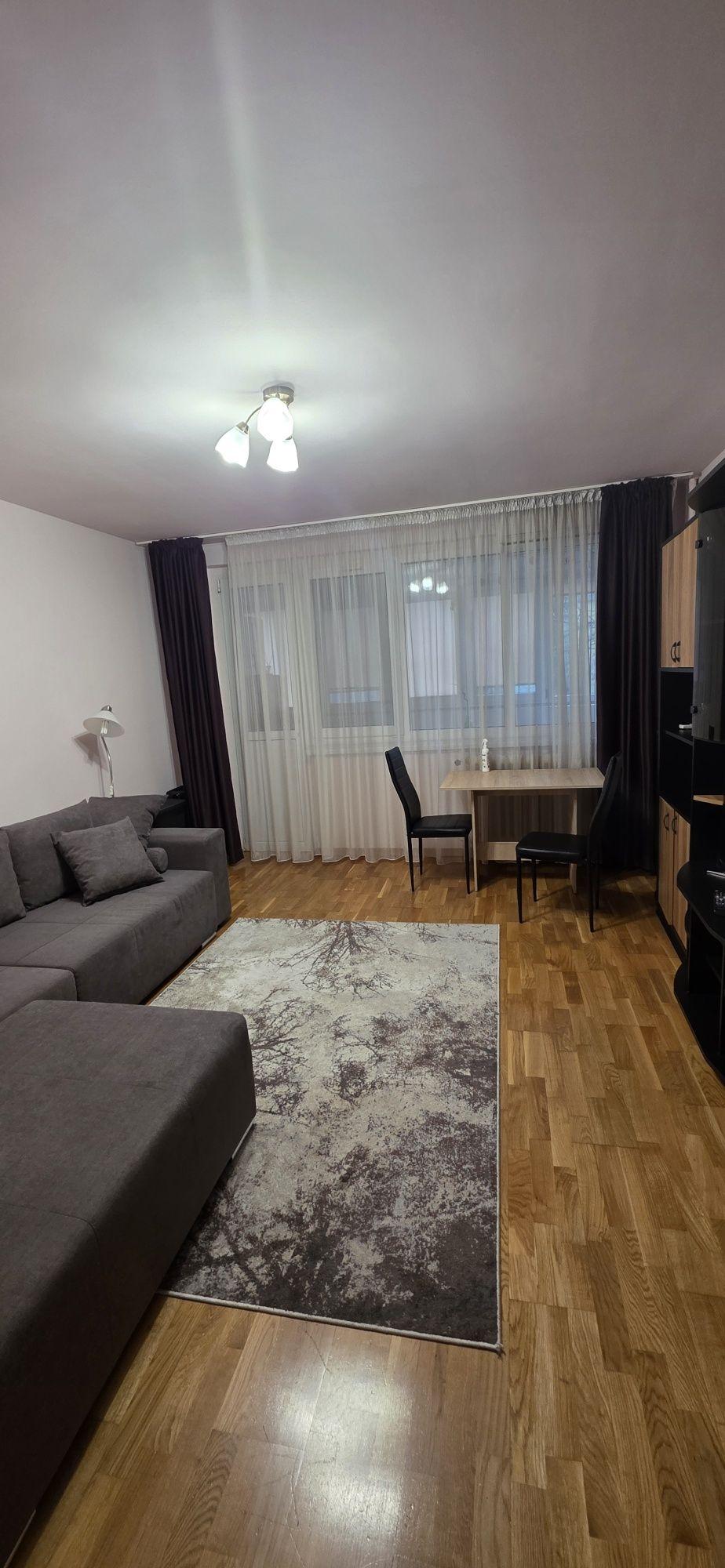 Inchiriez garsoniera Pajura