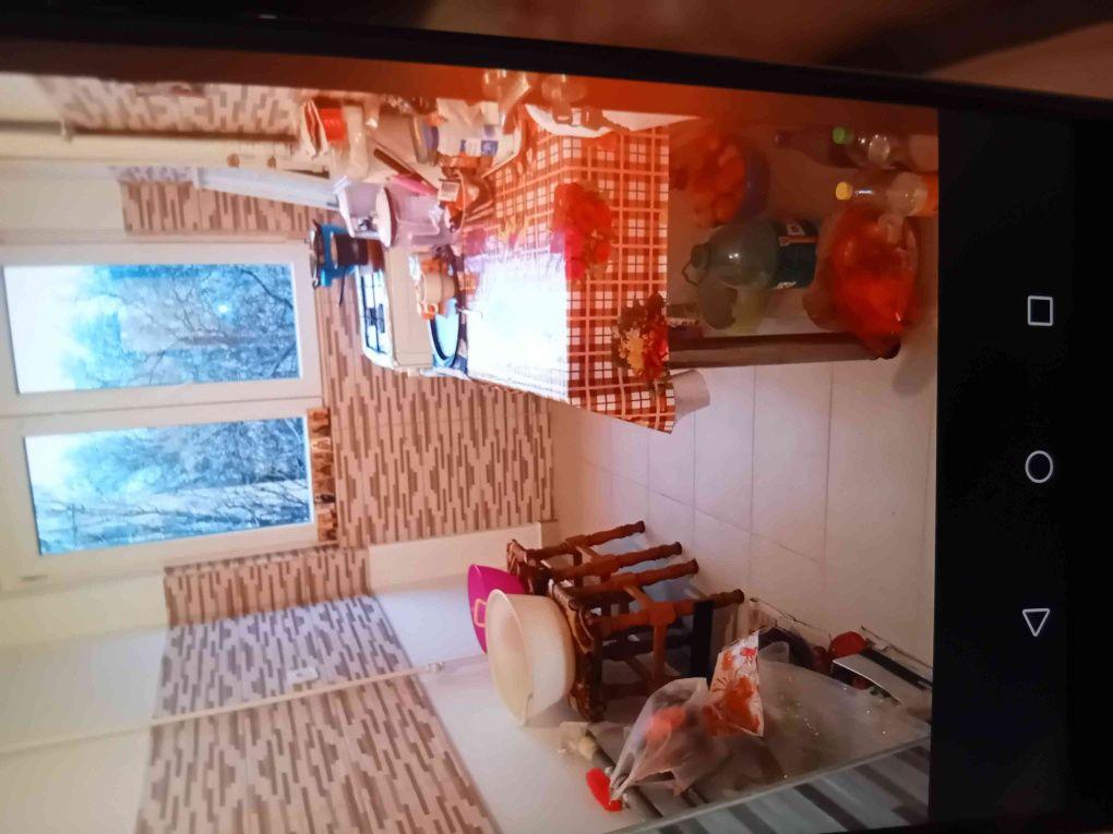 ParticularAl Uioara,vand apt 2 cam
