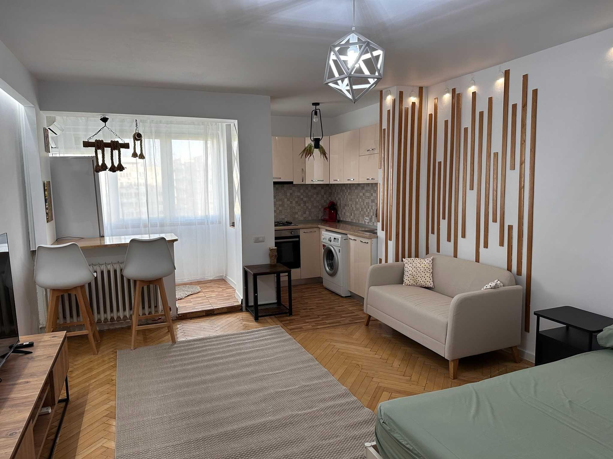 Garsoniera Plaza Mall Sector 6