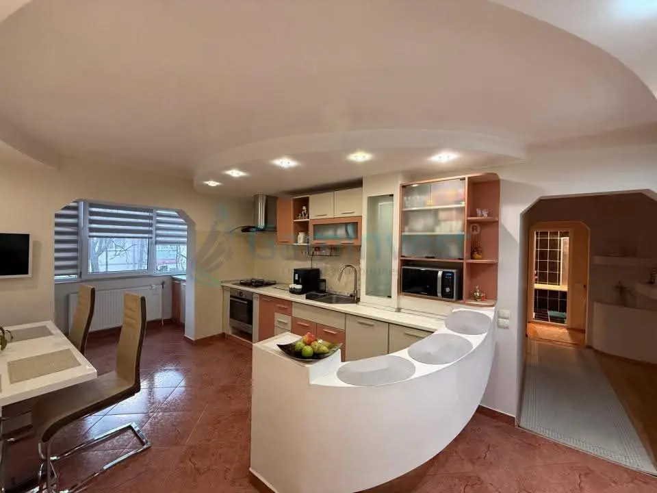 Vand apartament 3 camere,PB mare nufarul  Lotus ,str ialomitei langa parc  ,utilat si amenajat  modern,ready to move .